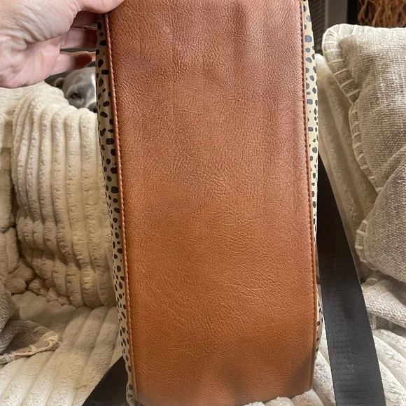 Universal Thread Leopard Print Tote with Brown Handles crossbody purse - Picture 3 of 9